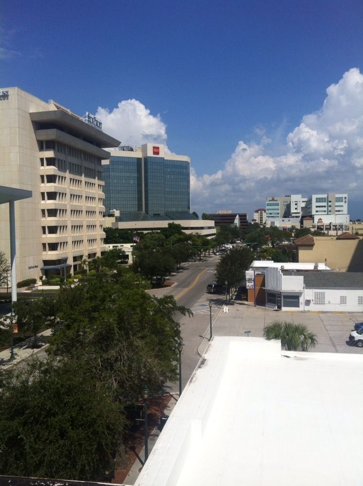 Iberia Bank Building: 1718 Main St, Sarasota, FL 34236